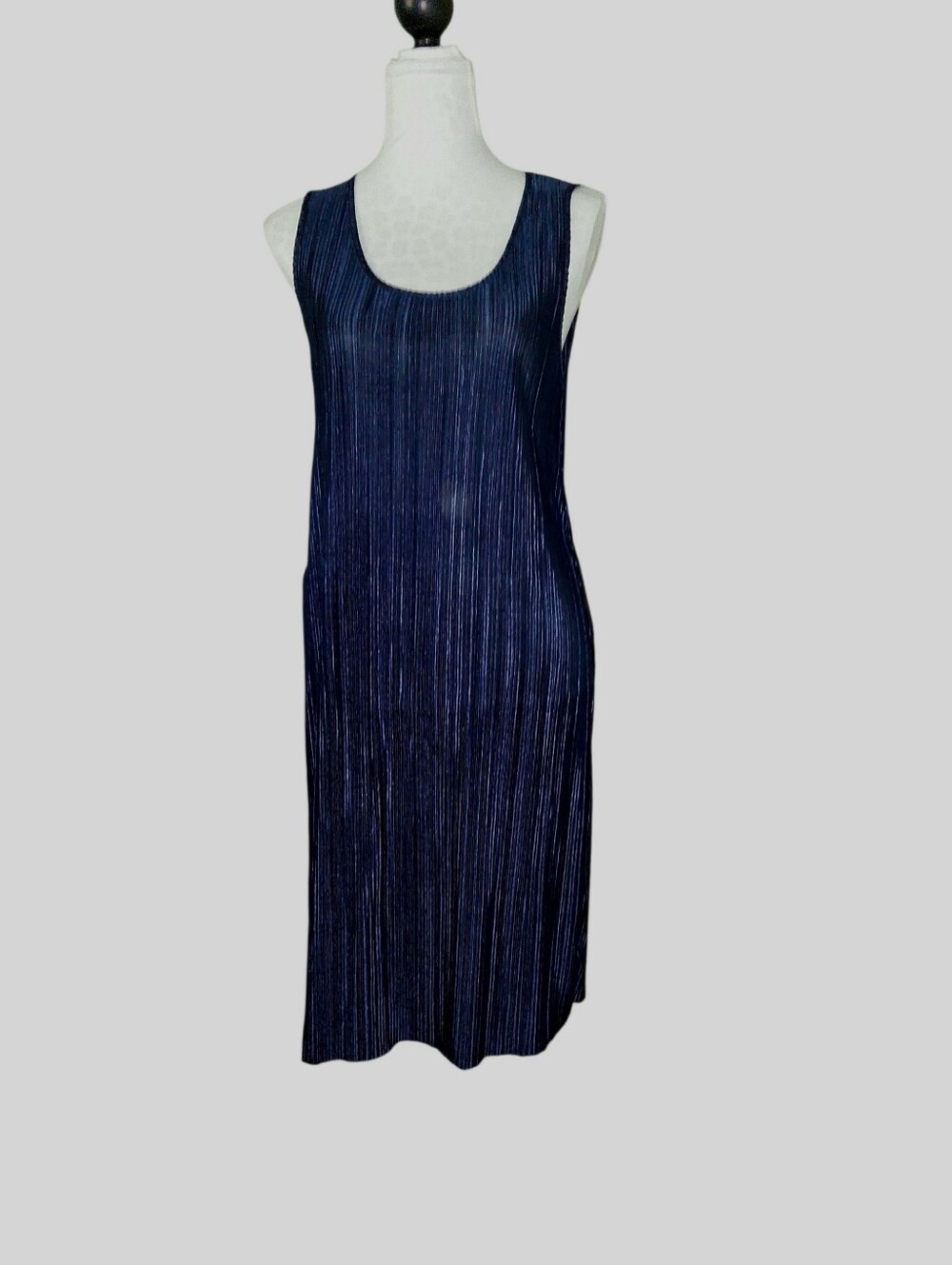 H&M straighline sleeveless size M accordion design Shimmery Dress